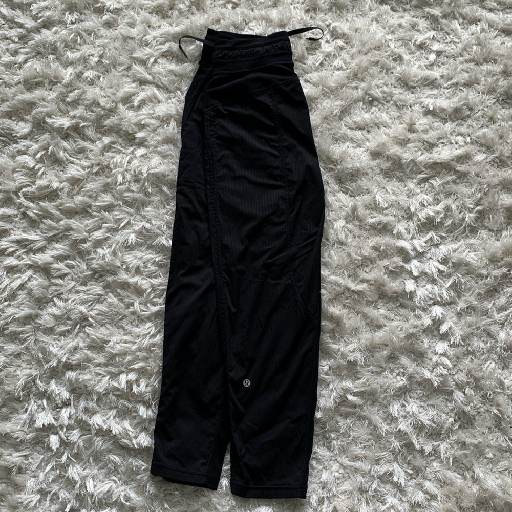 Lululemon cropped pants